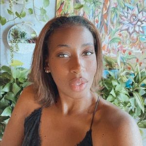 Meet your Posher, Deandra